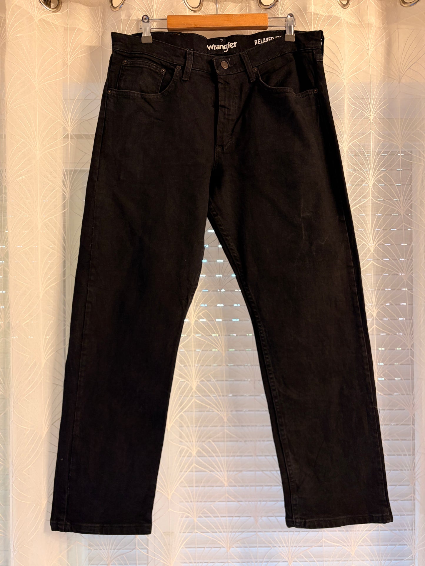 Jean Wrangler Relaxed Fit Noir Intense 99% Coton 1% Élasthanne Coupe Décontractée W34/L30 – Homme