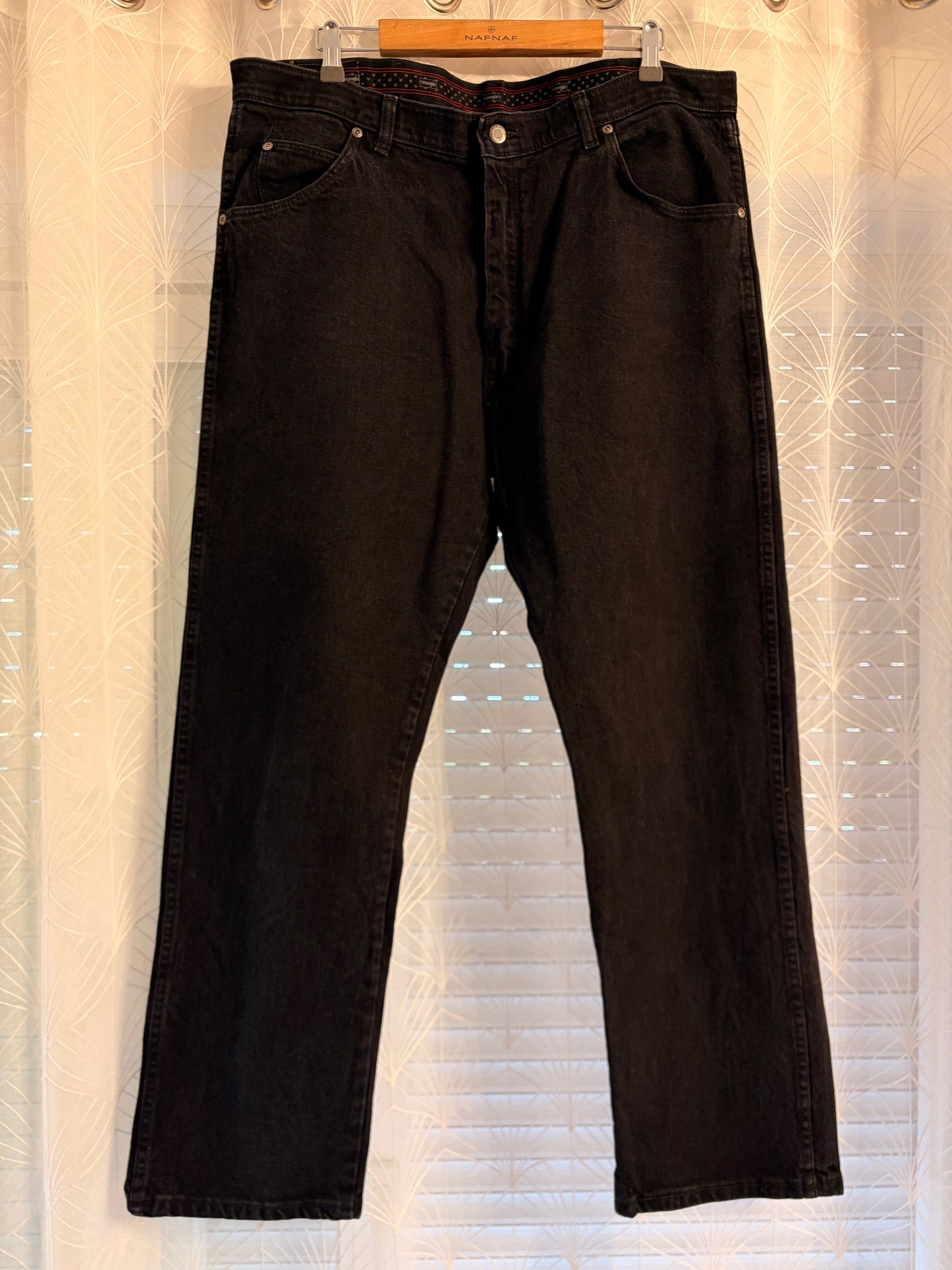 Jean Wrangler Hero Authentic Straight Comfort Flex Noir Délavé Anthracite Faded Black 99% Coton Ceinture Élastiquée Intérieure W40/L30 Made in Mexico – Homme – Taille 50