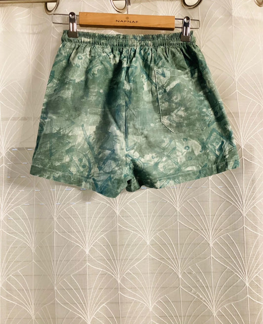 Pantalones cortos 8A en muy buen estado niña verde 🌿