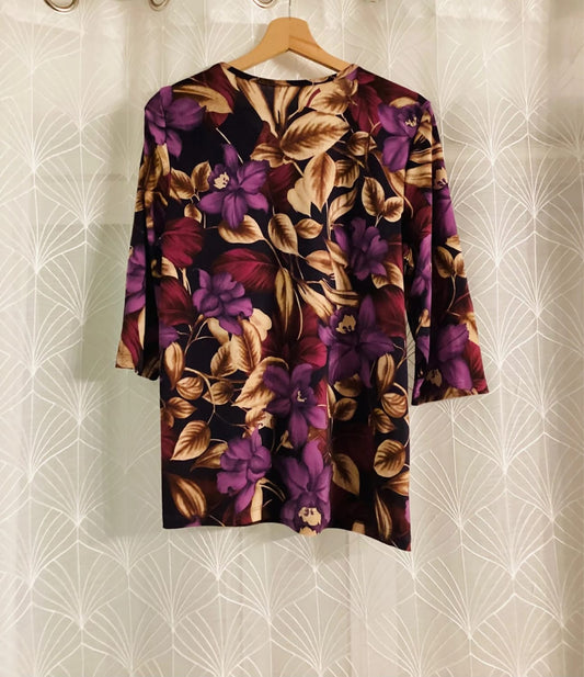 Robe fleurie violette et dorée, style seconde main mode