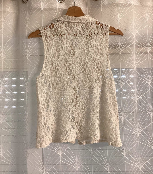 Blouse en dentelle blanche sans manches, vêtement d'occasion mode seconde main