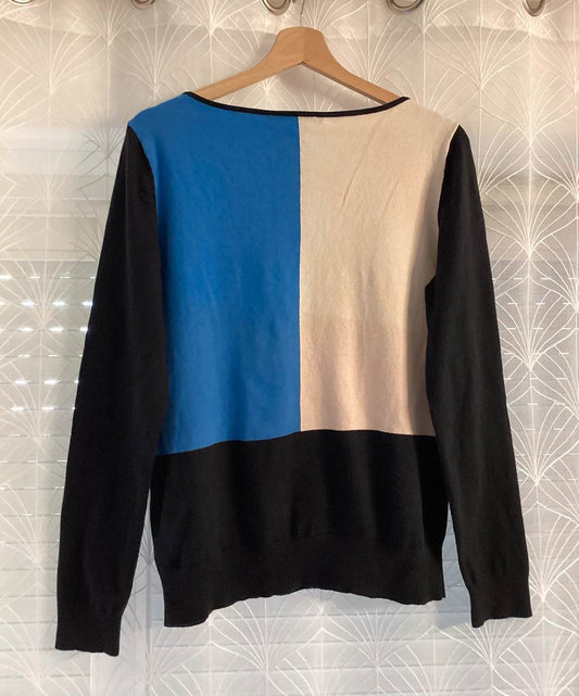 Pull color block bleu, beige et noir, vêtement seconde main mode