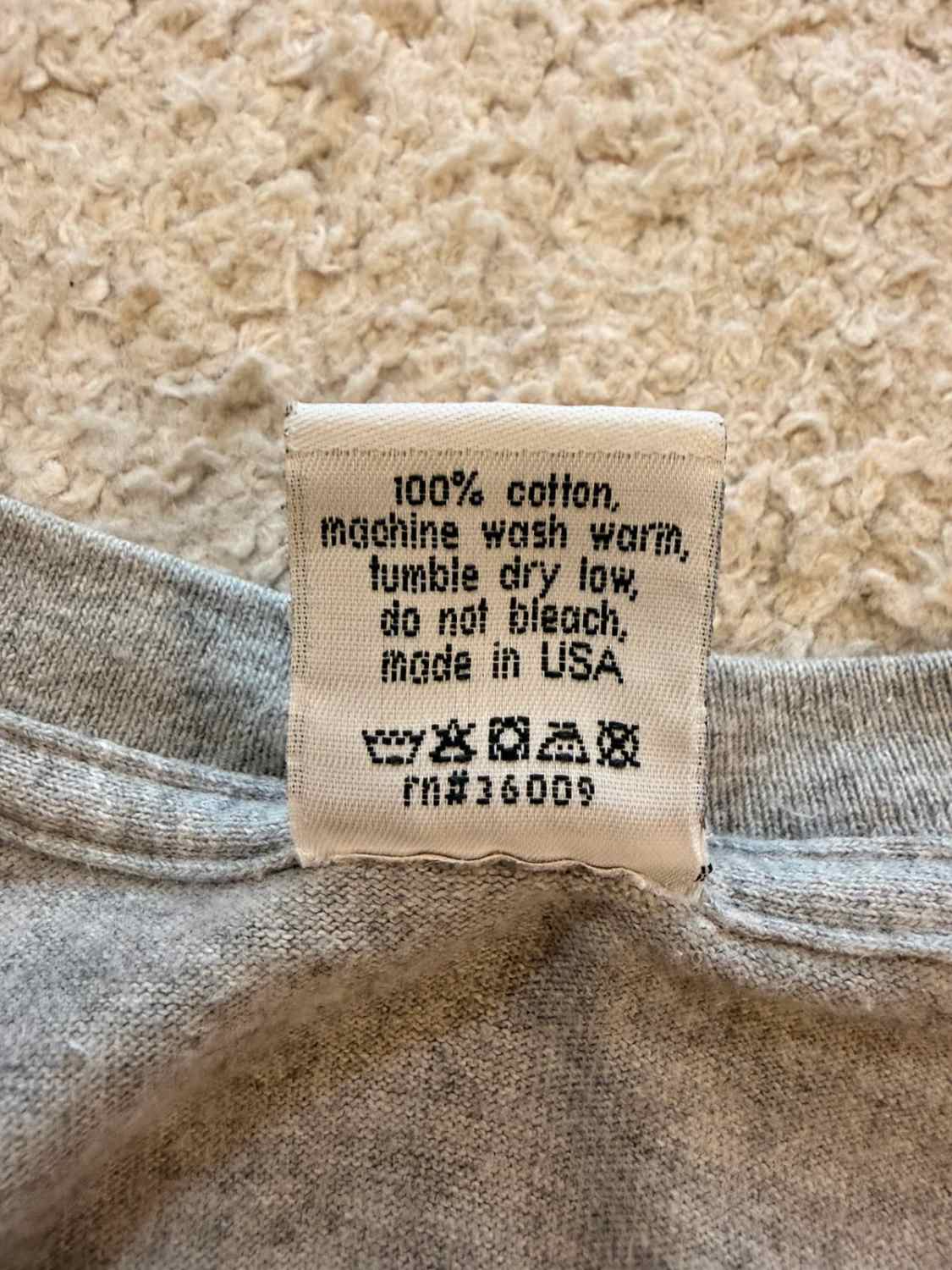 T-shirt Vintage Calvin Klein Jeans Logo Gris Chiné Made in USA 90s – Mixte – Taille M
