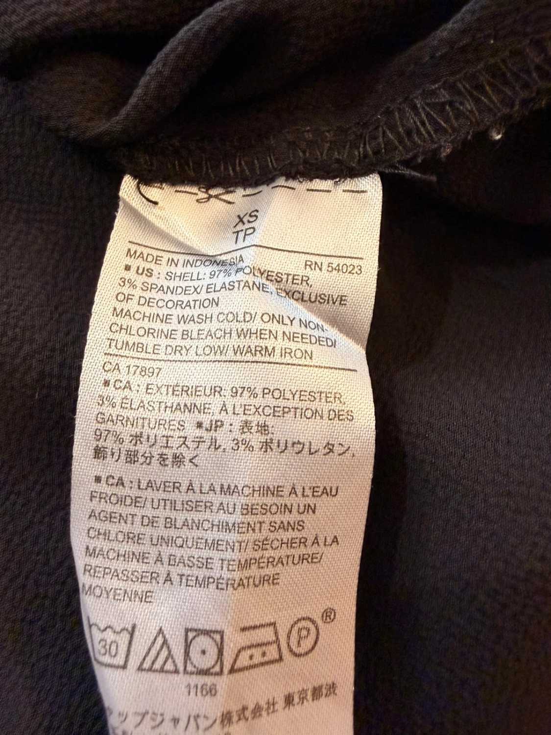 Blouse Banana Republic Noir - Épurée & Polyvalente