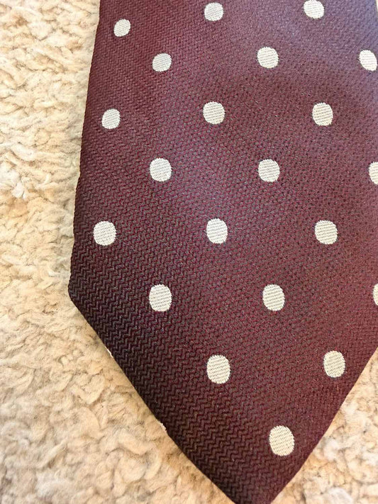 👔 Cravate Bordeaux a motif blanc