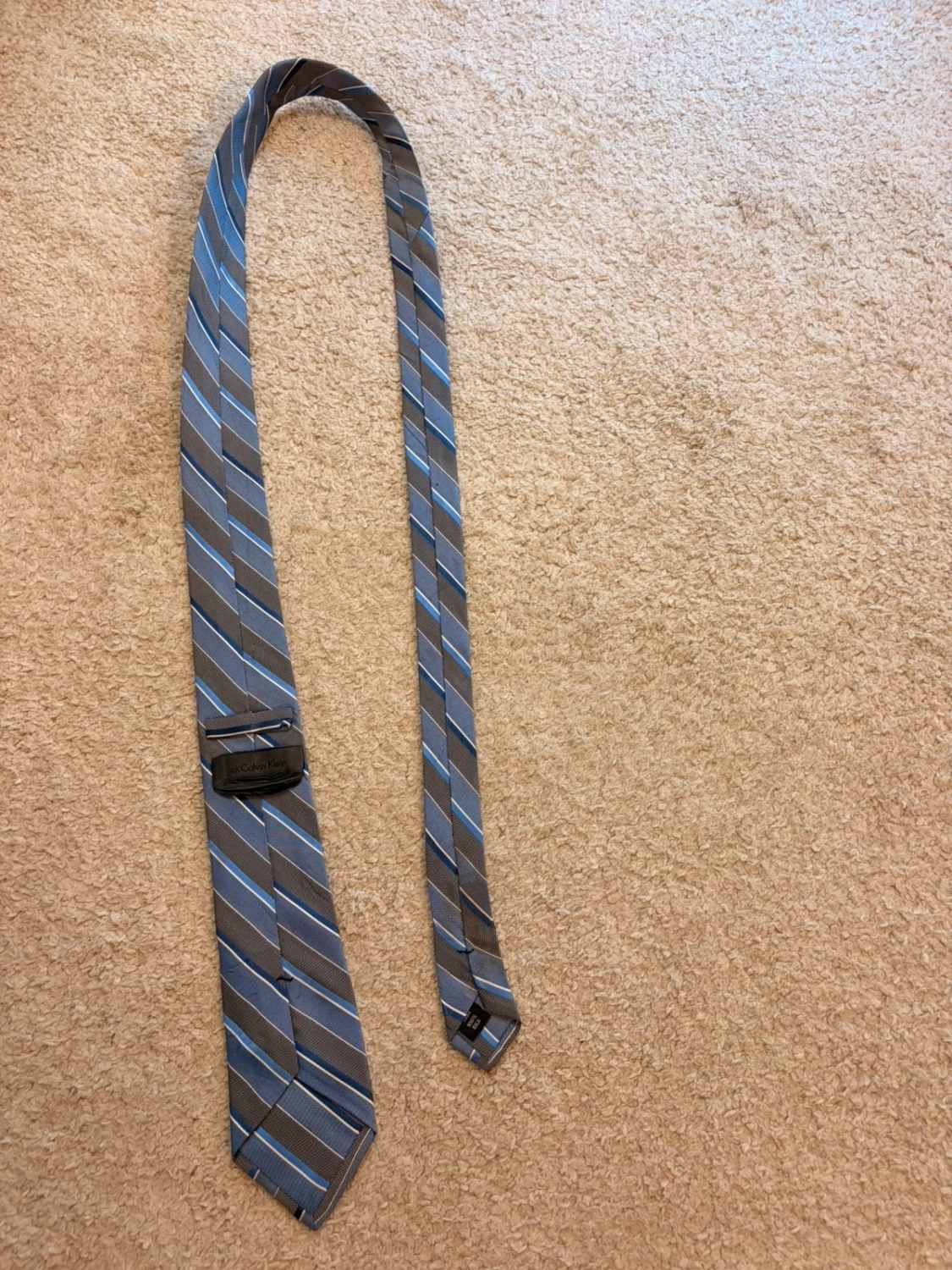 👔 Cravate Calvin Klein - Rayures Bleu/Gris
