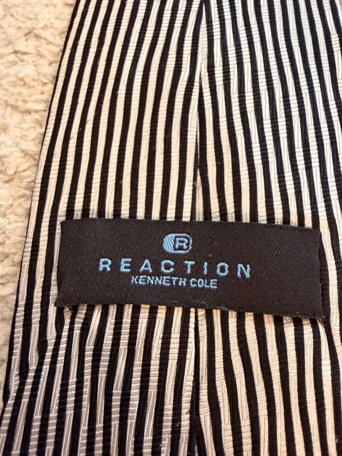 👔 Cravate Soie Kenneth Cole - Rayures Noir & Blanc