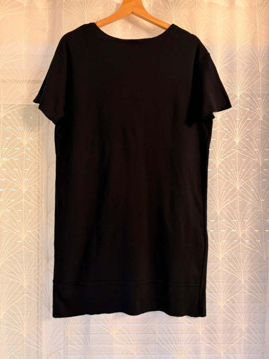 Robe noire courte en coton, style casual, vêtement d'occasion mode seconde main