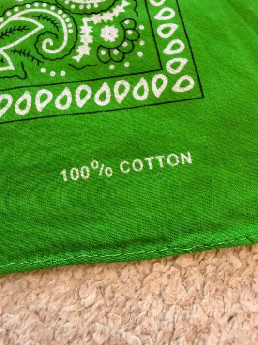 Foulard vert en coton 100% avec motif paisley, vêtement seconde main