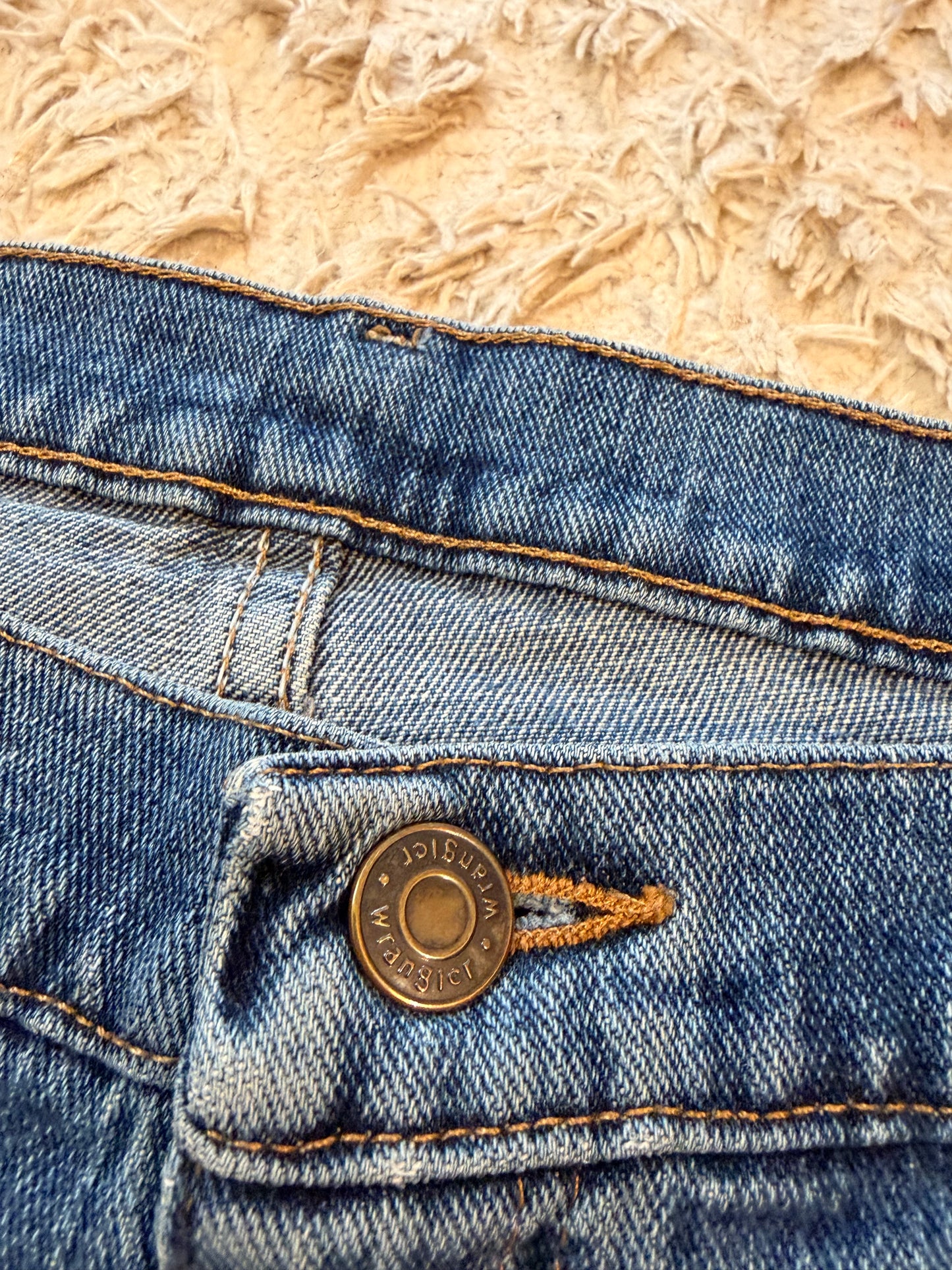 Jean Wrangler Authentics Regular Fit Bleu Stonewash W38/L29 99% Coton 1% Élasthanne Denim Stretch – Homme