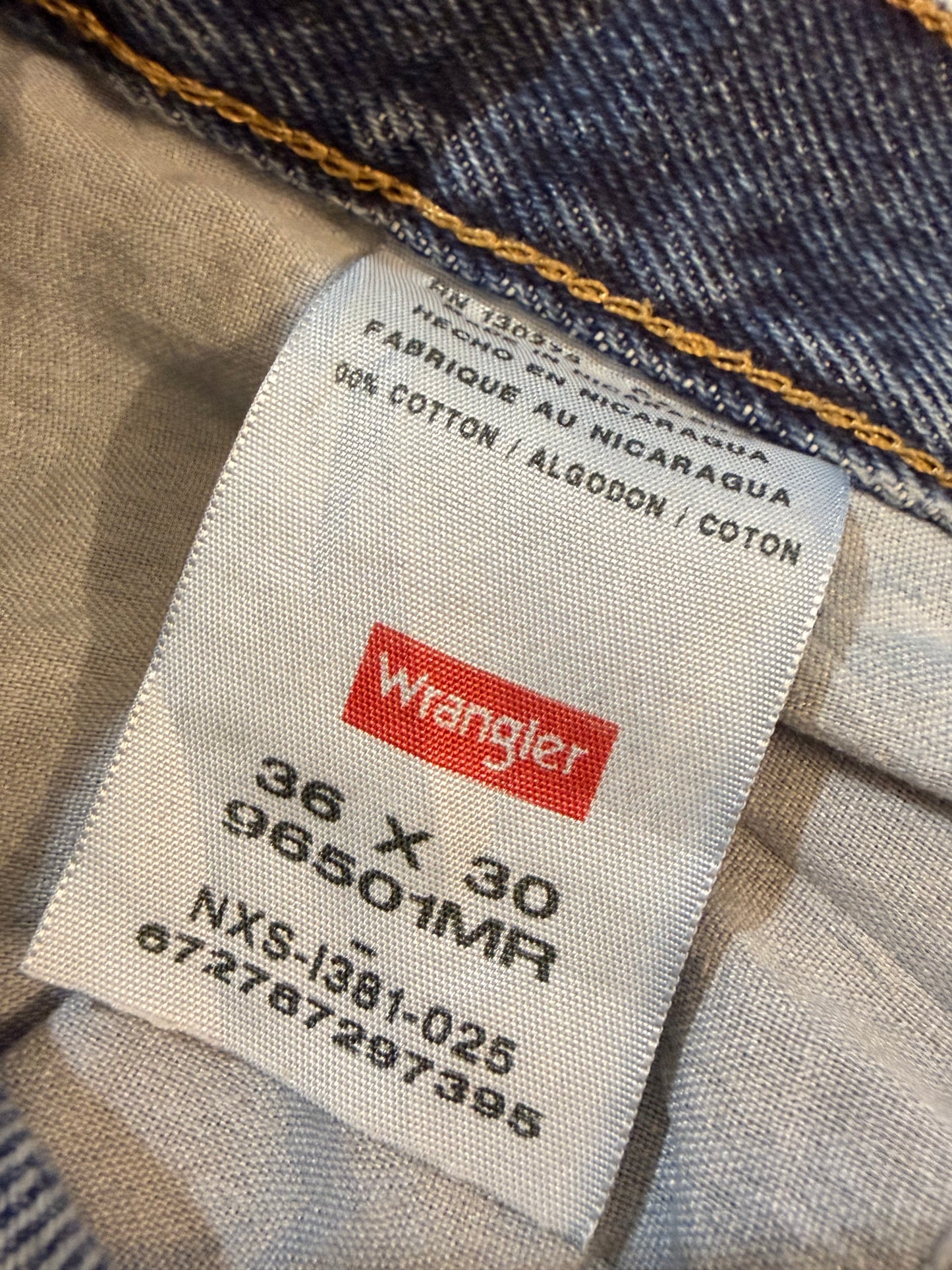 Jean Wrangler Premium Quality Bleu Foncé Straight Fit – Taille W36 L30 | Seconde Main