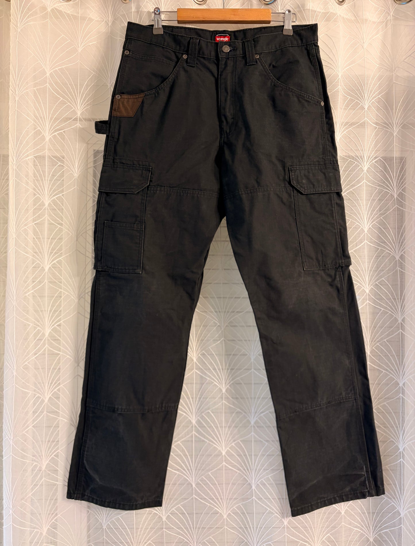 Pantalon Cargo Wrangler RIGGS Workwear 100% Coton Ripstop Noir W34/L32 (FR 44) – Homme – Très Bon état