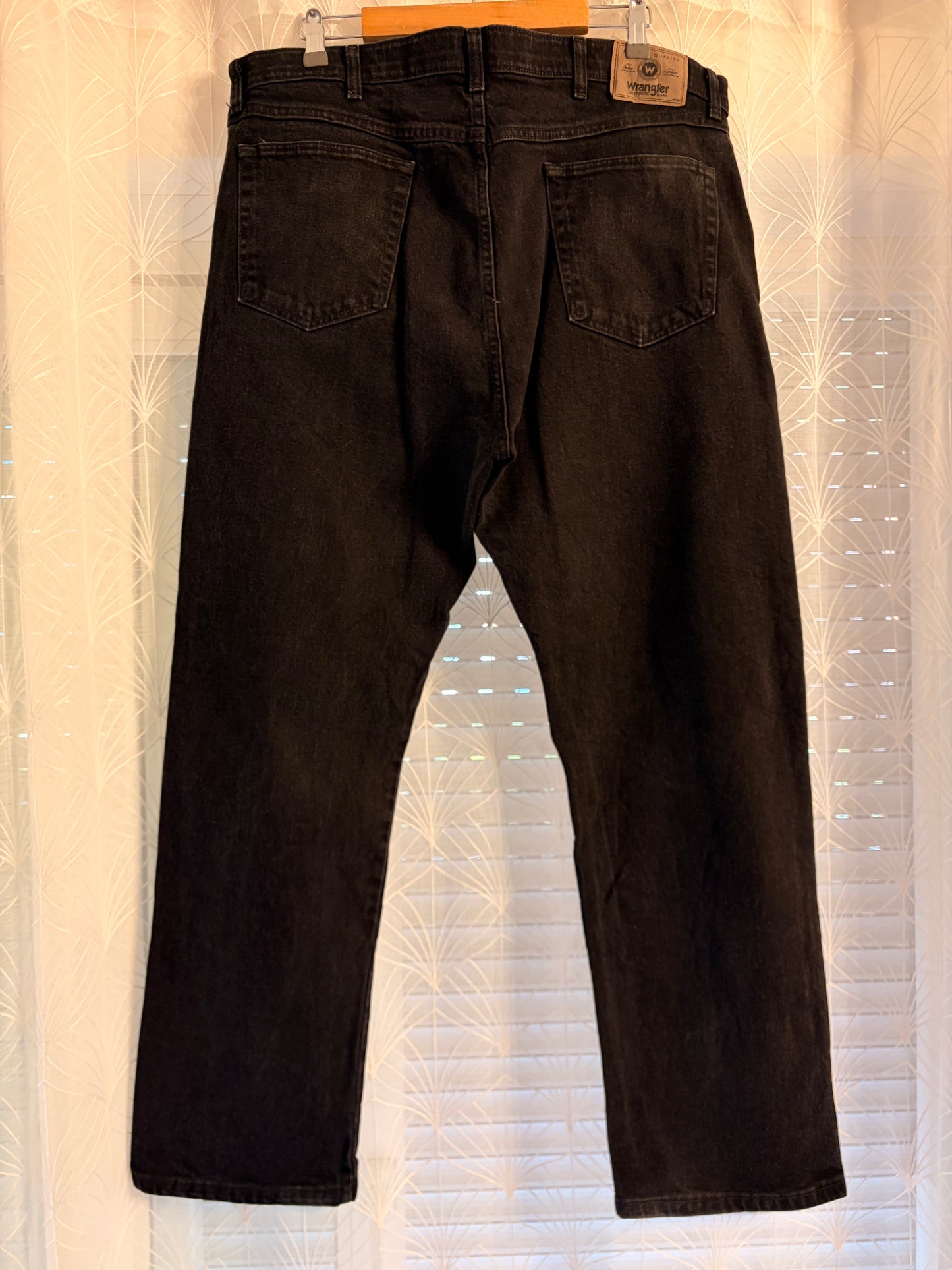 Jean Wrangler Hero Authentic Straight Comfort Flex Noir Délavé Anthracite Faded Black 99% Coton Ceinture Élastiquée Intérieure W40/L30 Made in Mexico – Homme – Taille 50