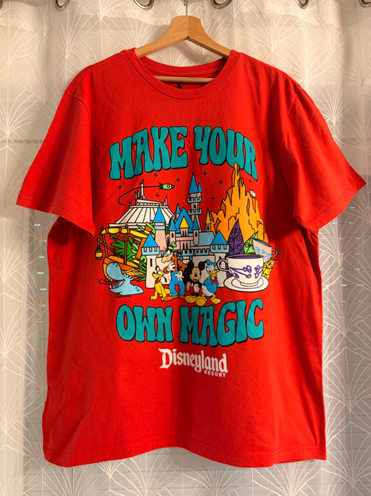 T-shirt Disneyland Resort « Make Your Own Magic » Rouge – Taille XL