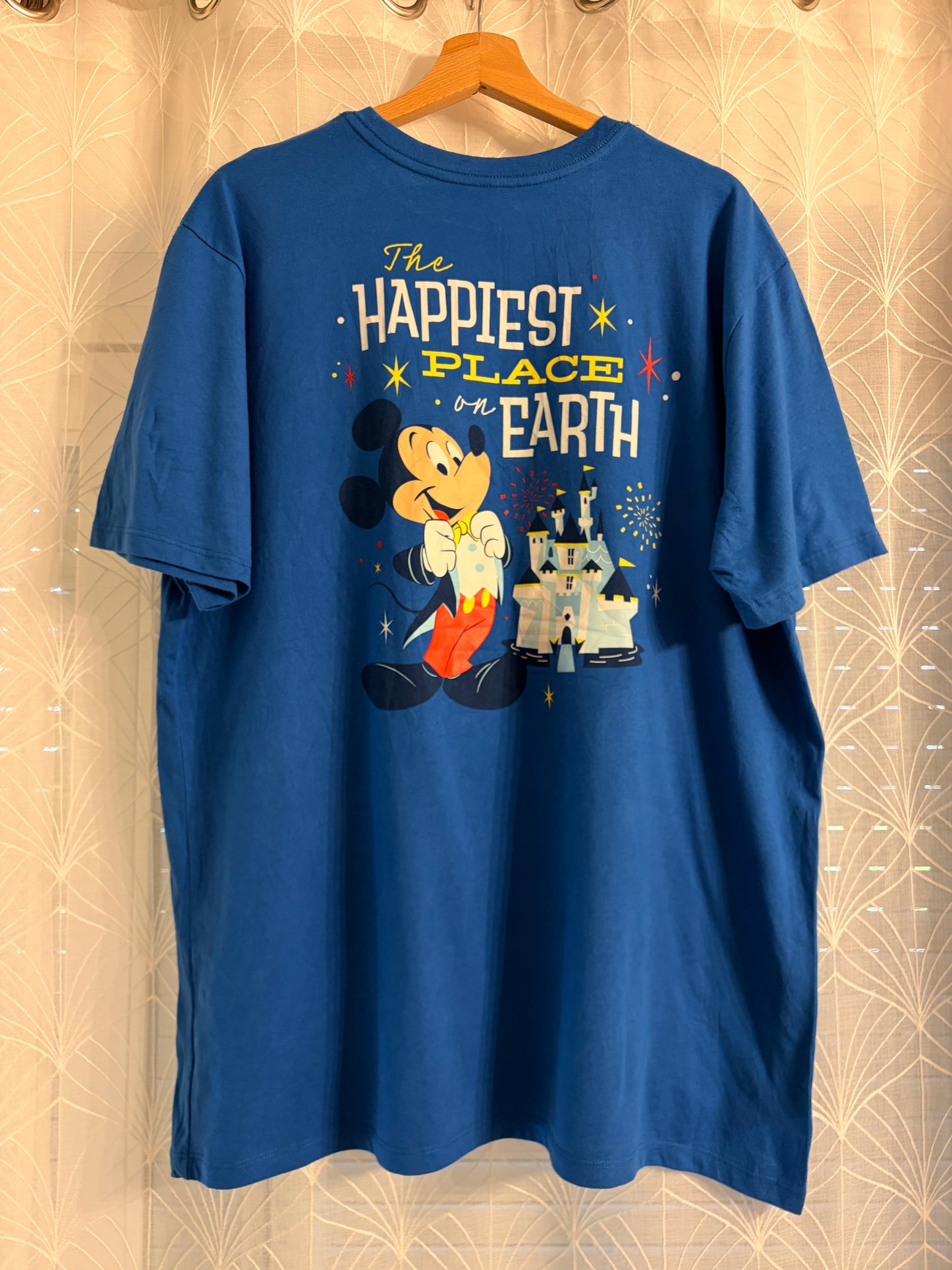 T-shirt Disney Parks « 65 Years of Magic » Disneyland Bleu à Poche – Taille XL