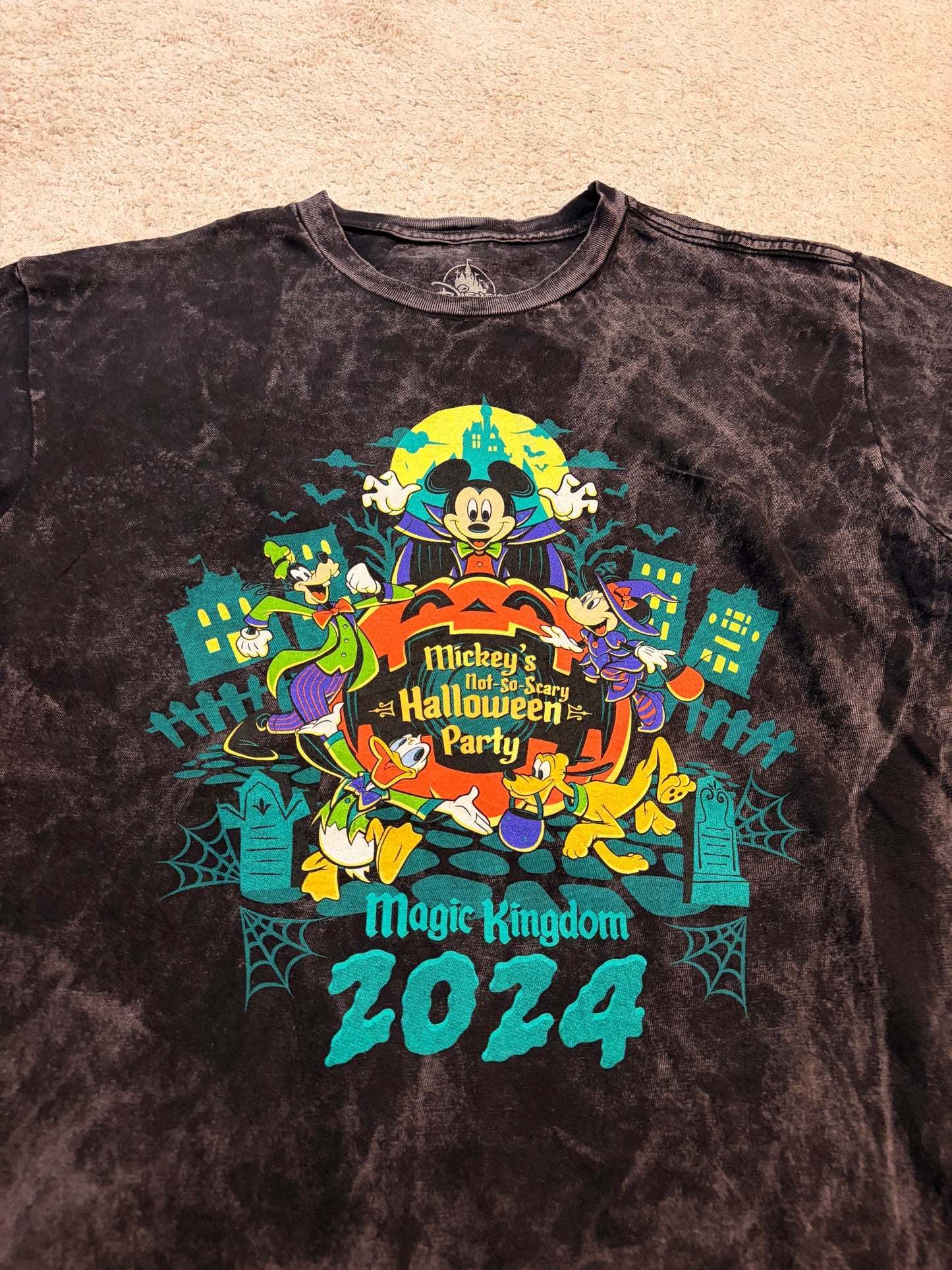 T-shirt Disney Mickey's Not-So-Scary Halloween Party 2024 Acid Wash Noir/Gris – Taille M | Seconde Main