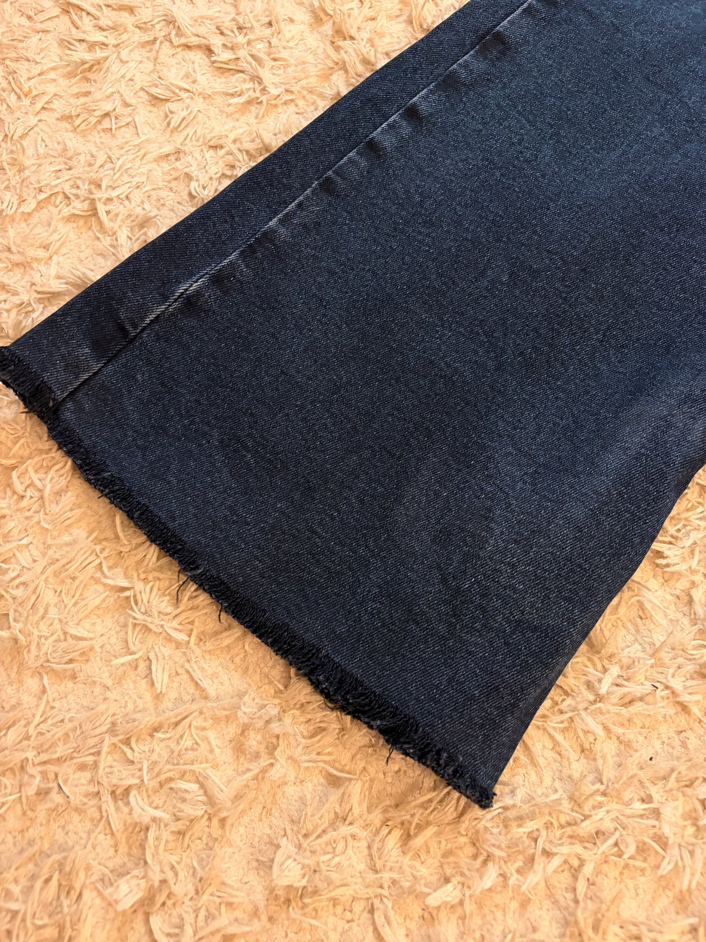 Jean Tommy Jeans Sylvia High Flare Bleu Foncé Brut W25/L32 98% Coton 2% Élasthanne Raw Hem Taille Haute – Femme