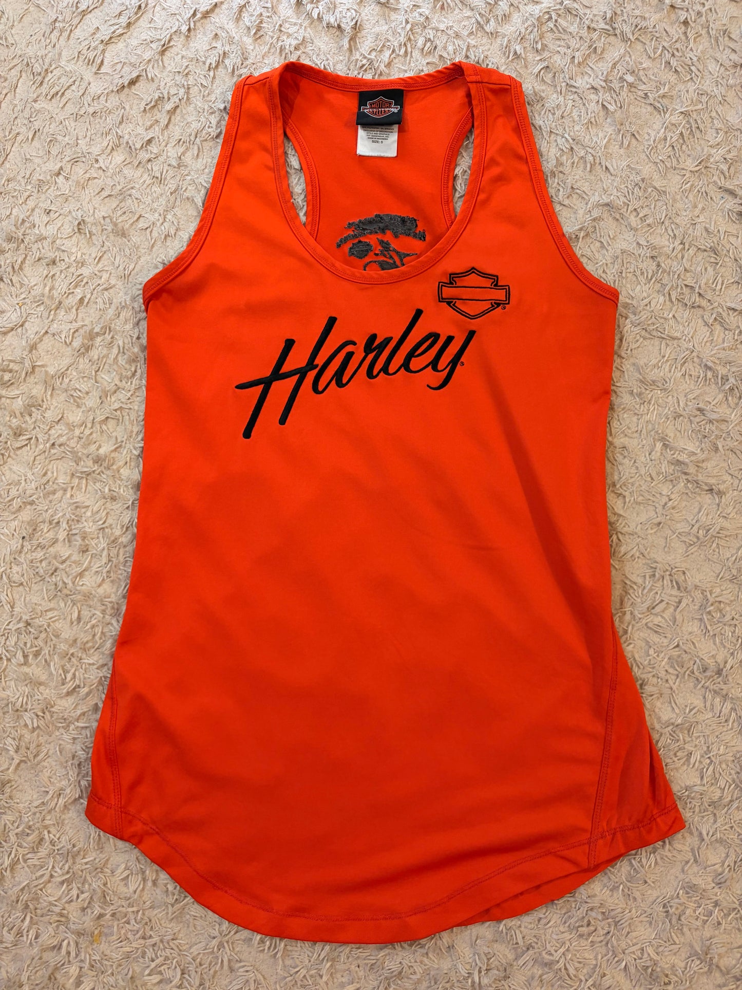 Débardeur Harley-Davidson Ridge Runner Chattanooga Tennessee Dos Nageur Racerback Orange Vif Brodé Cursive Noire 92% Polyester – Femme – Taille S