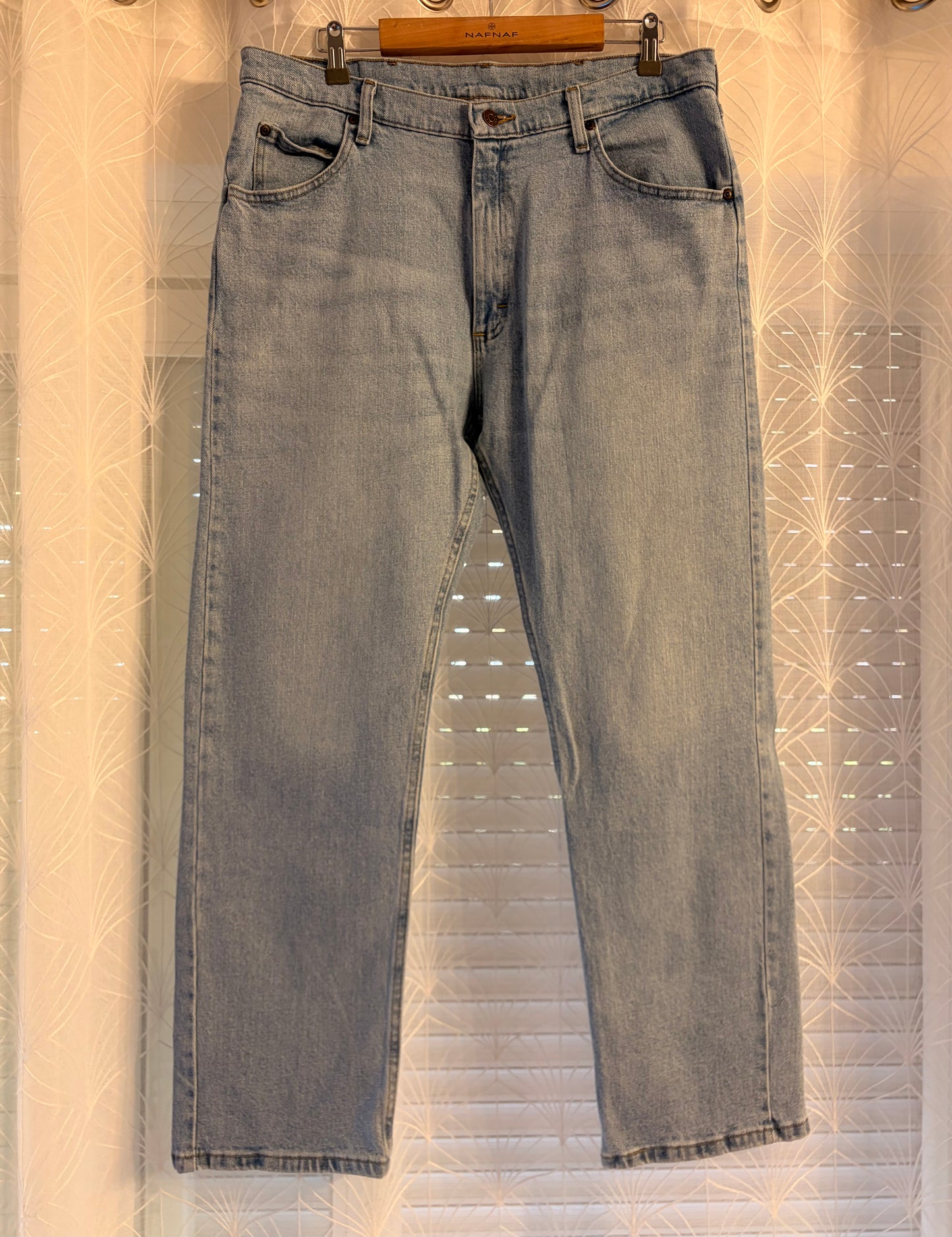 Jean Wrangler Premium Quality Comfort Guaranteed Bleu Clair Délavé Light Wash 99% Coton 1% Élasthanne W36/L30 – Homme – Taille 46