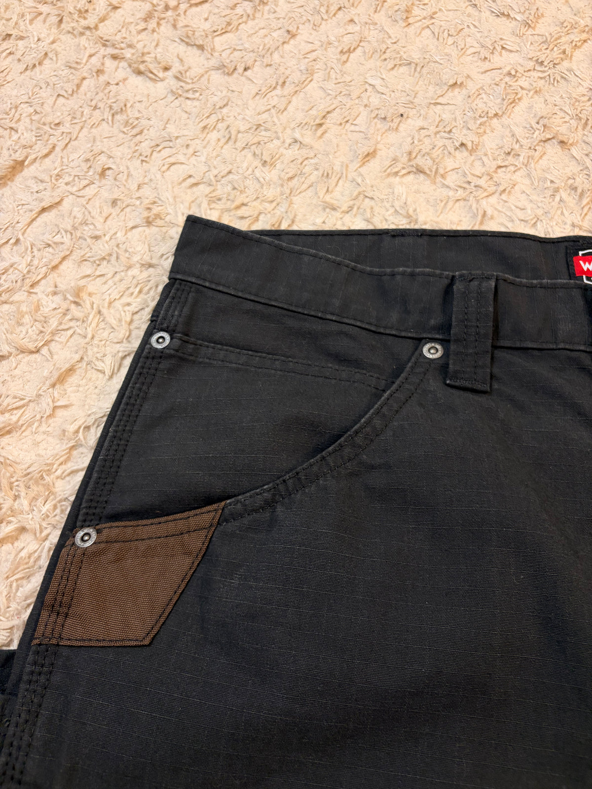 Pantalon Cargo Wrangler RIGGS Workwear 100% Coton Ripstop Noir W34/L32 (FR 44) – Homme – Très Bon état