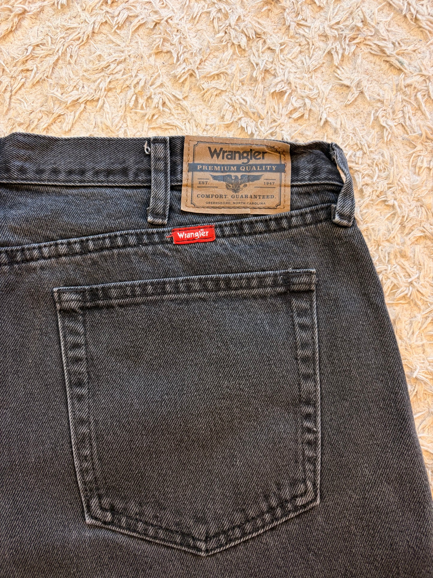 Jean Wrangler Premium Quality Comfort Guaranteed Noir Délavé Anthracite Faded Black 100% Coton W38/L32 – Homme – Taille 48