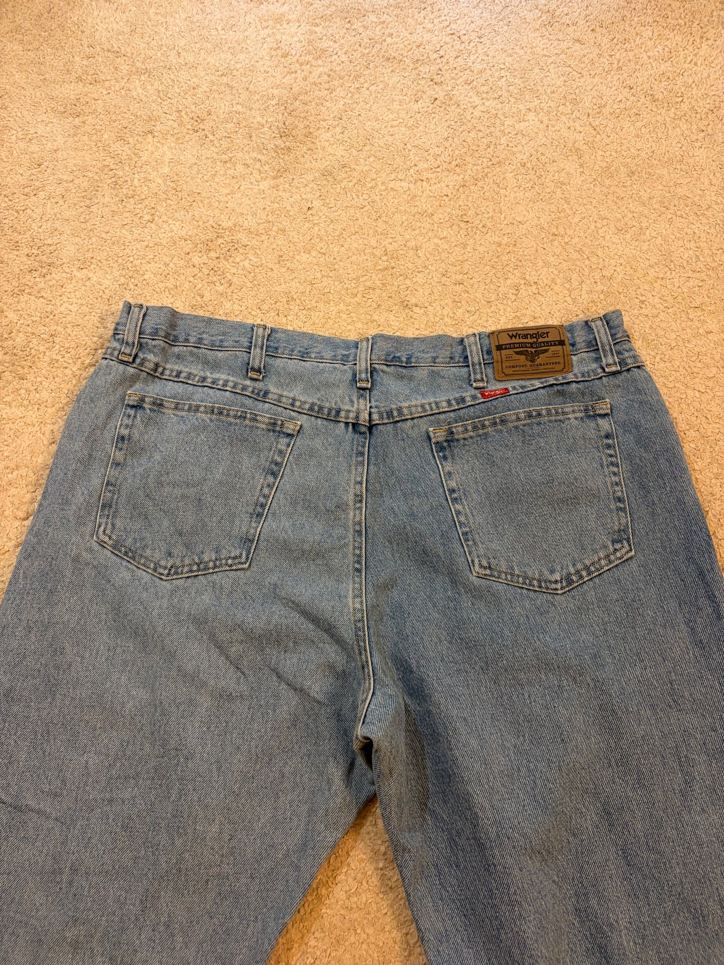 Jean Wrangler Premium Quality Bleu Clair Straight Fit 100% Coton – Taille W40 L32 | Seconde Main