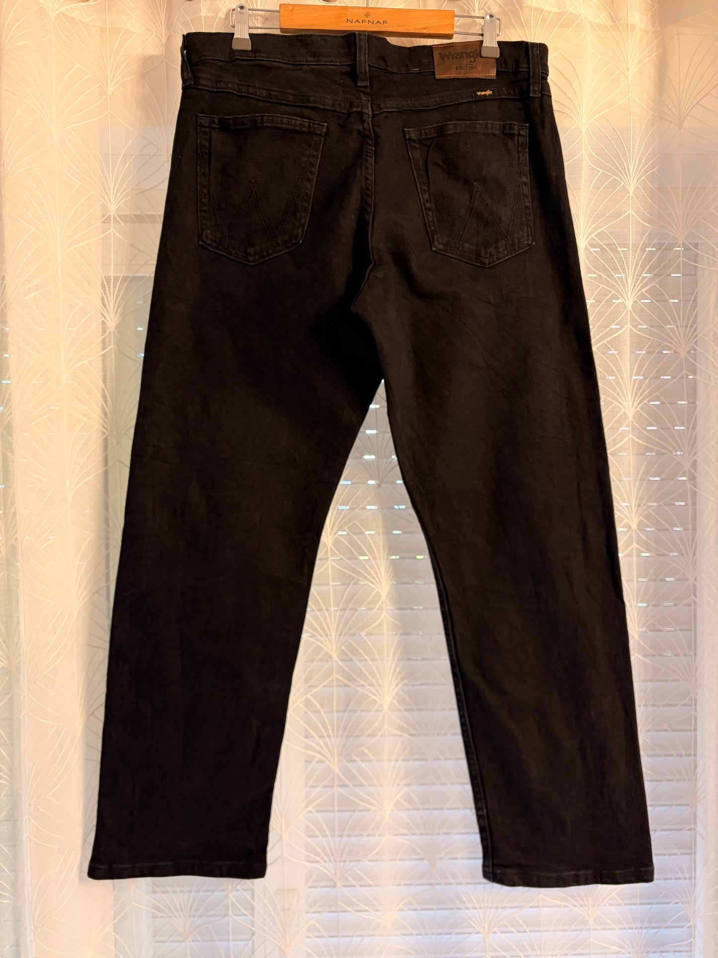 Jean Wrangler Relaxed Fit Noir Intense 99% Coton 1% Élasthanne Coupe Décontractée W34/L30 – Homme