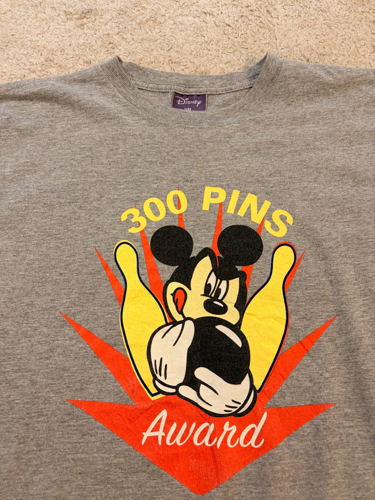 T-shirt Disney Mickey Mouse Bowling 300 Pins Award Gris Chiné – Taille M/L | Seconde Main