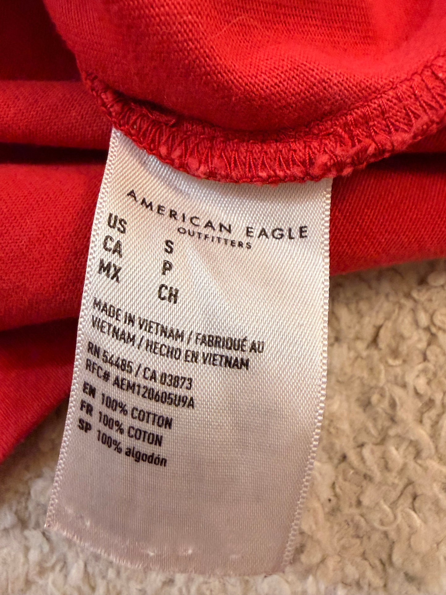 T-shirt Disney x American Eagle Mickey Feux d’Artifice Rouge – Taille S