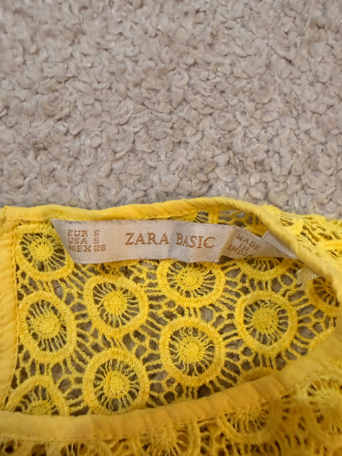 Blouse Zara Basic Jaune Moutarde Dentelle Guipure Manches Volantées – Taille S Femme | Seconde Main