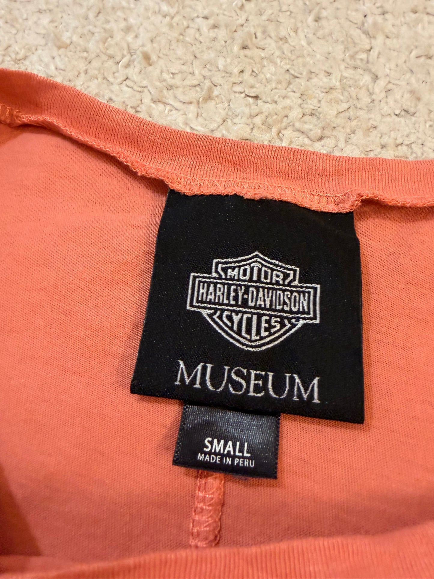 T-shirt Harley-Davidson Museum Corail/Orange Délavé – Femme – Taille S