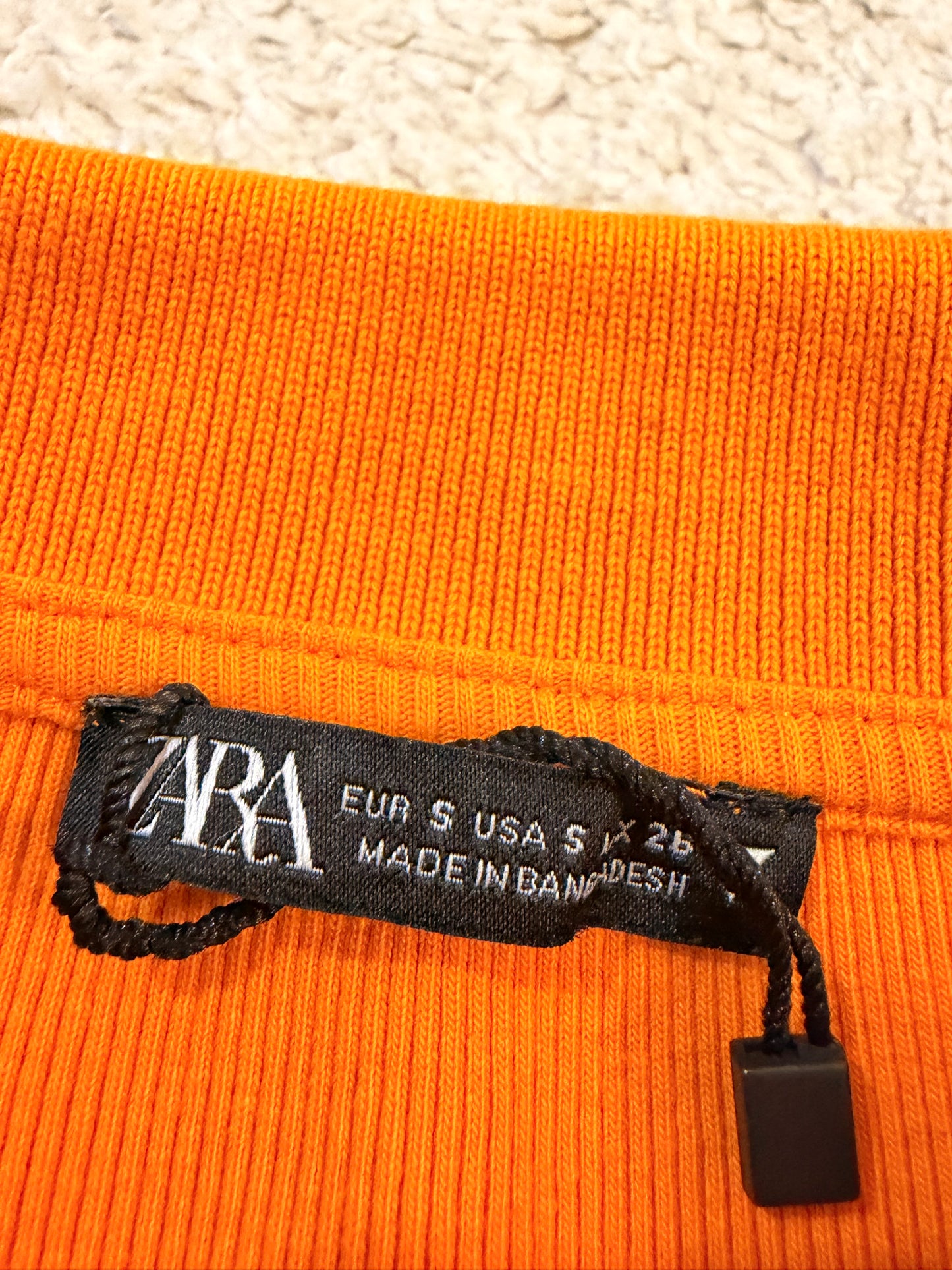 Top Crop Côtelé Zara Orange Flashy Manches Longues – Taille S