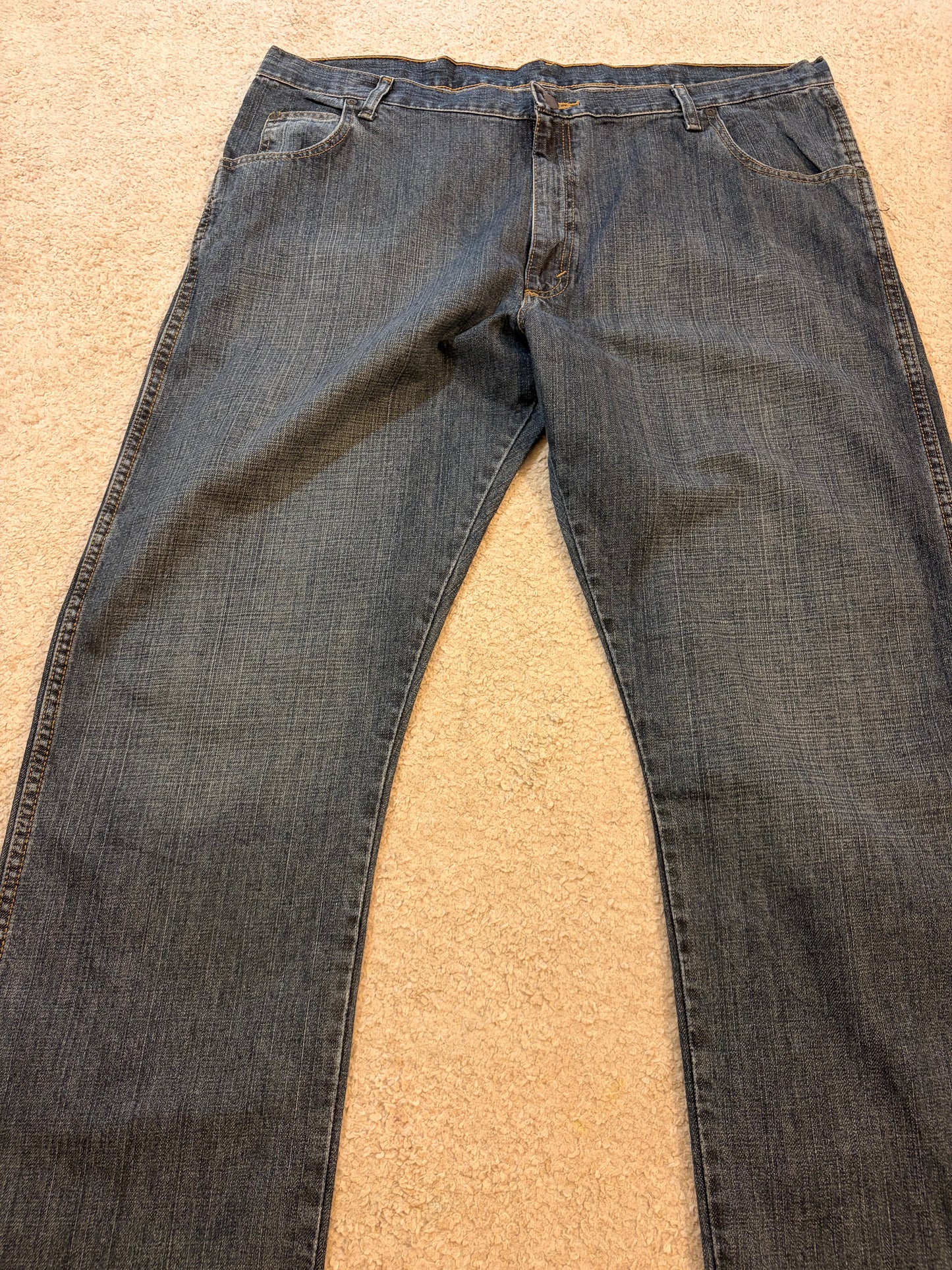 Jean Wrangler Rugged Wear Bleu Brut Straight Fit 100% Coton – Taille W42 L34 | Seconde Main