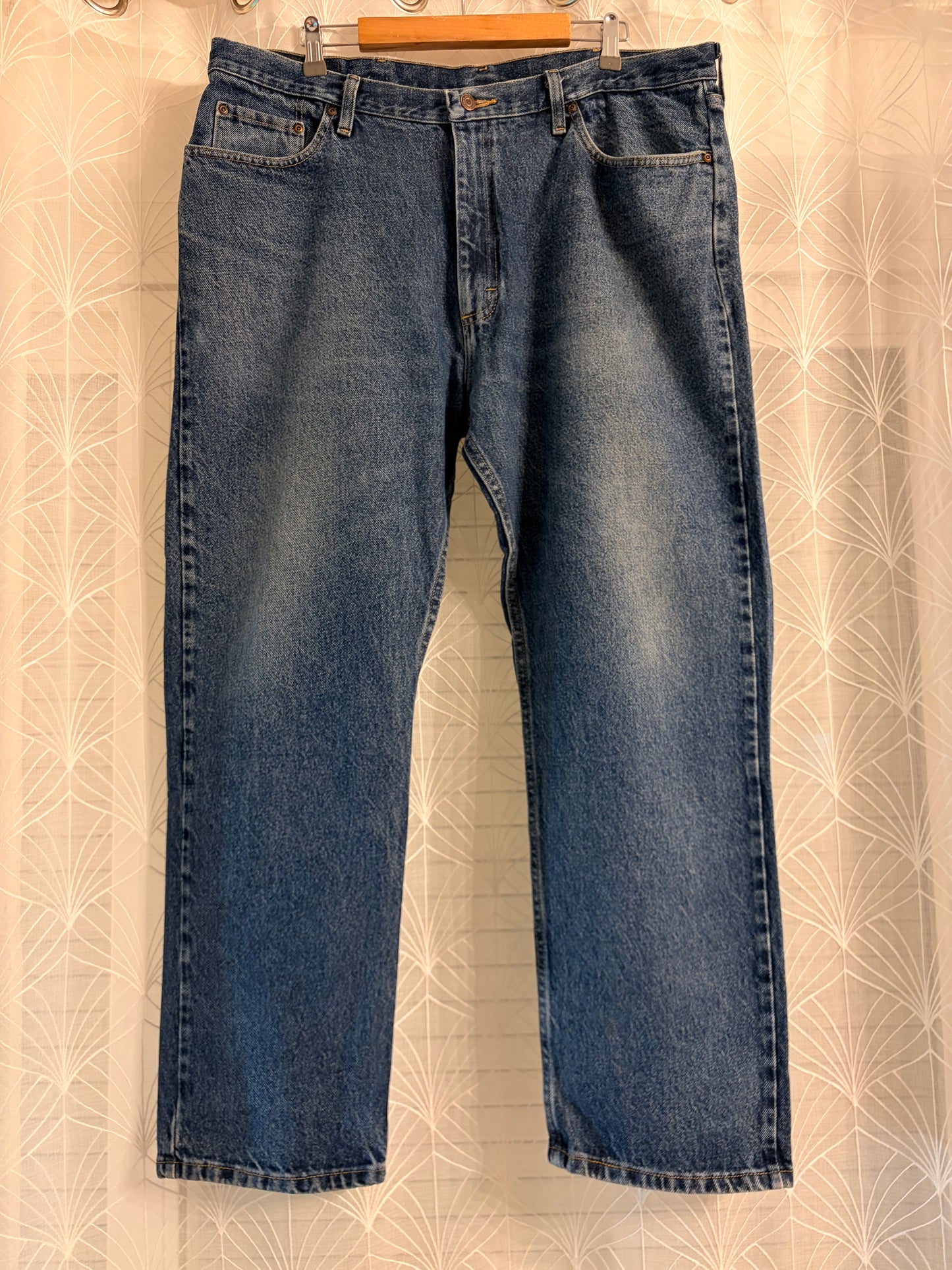Jean Wrangler Premium Quality Regular Fit Bleu Moyen Délavé 100% Coton W40/L30 (FR 48-50) – Homme Grande Taille – Très Bon état
