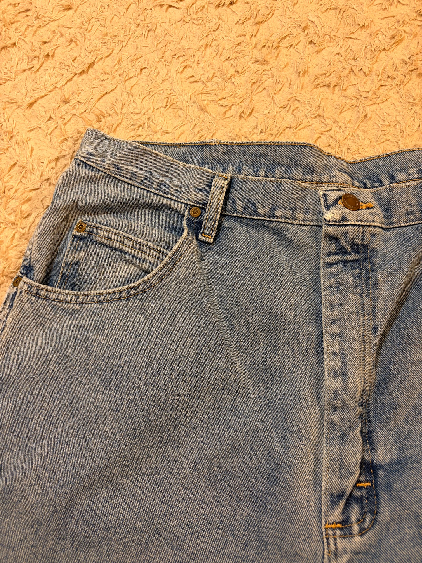 Jean Wrangler Rugged Wear Bleu Clair Délavé 100% Coton Regular Fit W40/L34 (FR 48-50 Grande Taille Longue) – Homme – Très Bon état