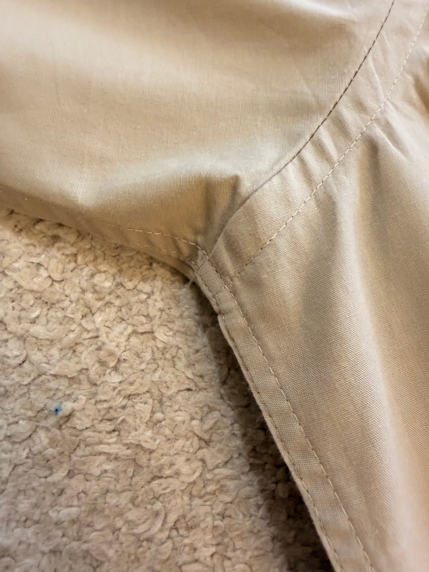 Chemise Pierre Cardin Beige Manches Longues – Neuve avec Étiquette – Taille L (16½)