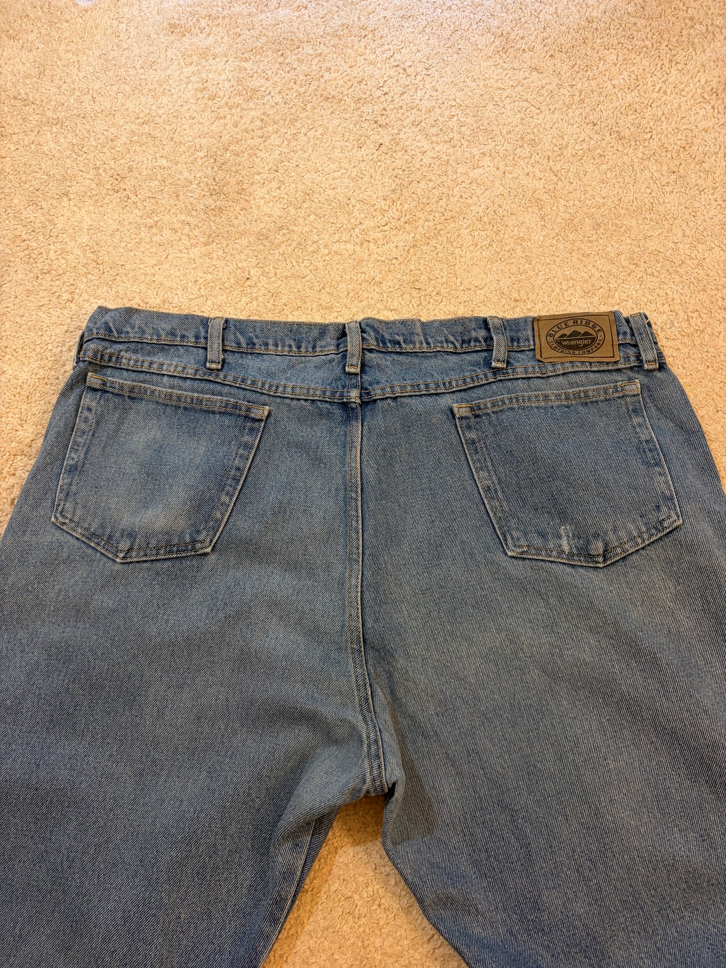 Jean Wrangler Blue Ridge Bleu Clair Straight Fit 100% Coton – Taille W42 L32 | Seconde Main
