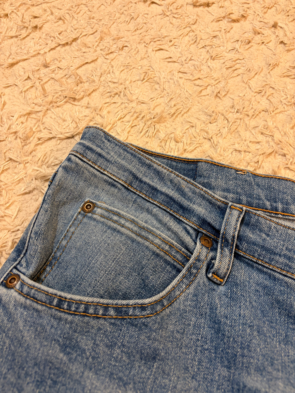 Jean Wrangler Authentics Regular Fit Bleu Moyen Délavé Coton Polyester Élasthanne W36/L29 (FR 44-46) – Homme – Très Bon état