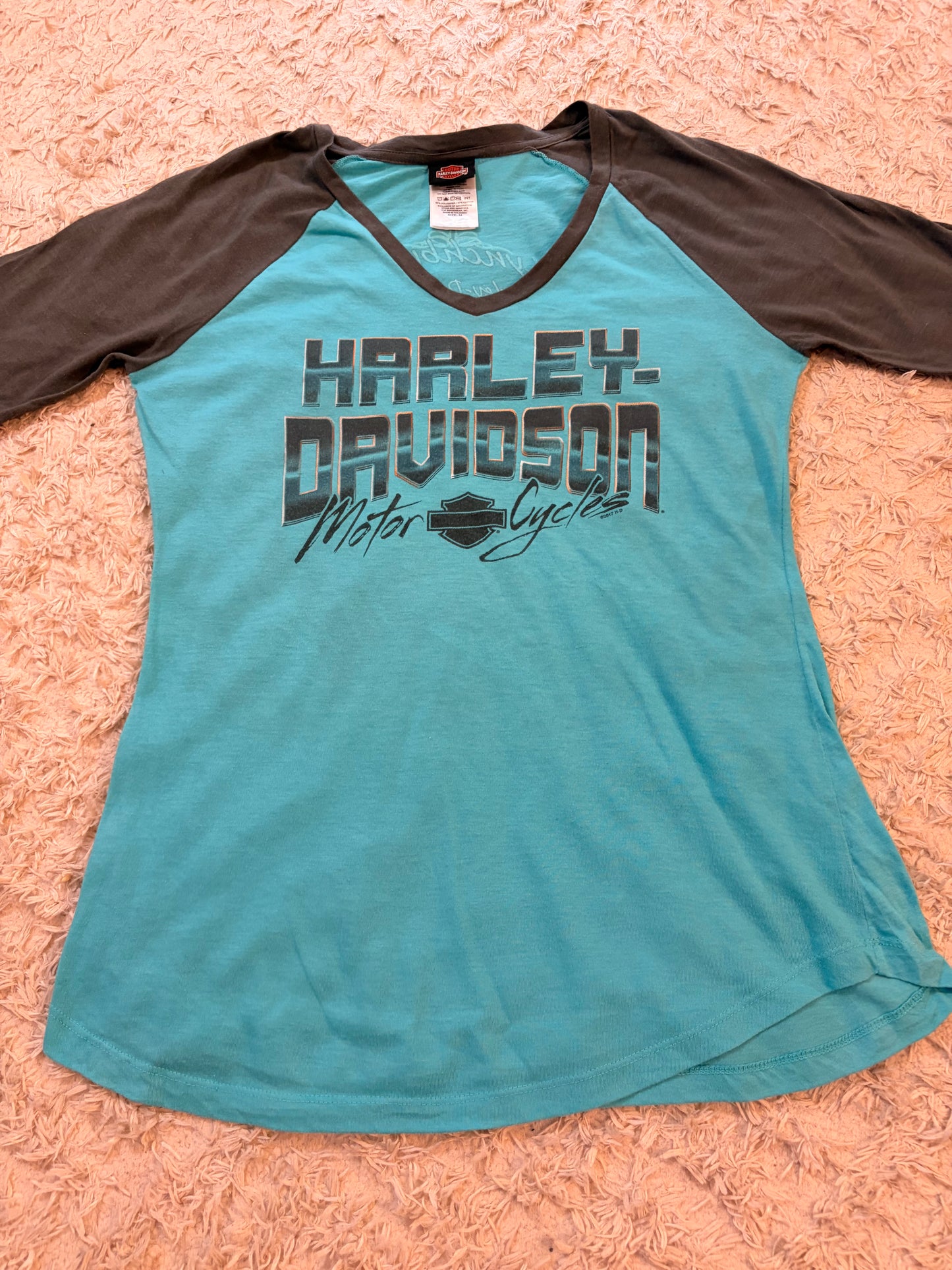 T-shirt Harley-Davidson Lynchburg Tennessee Raglan Bicolore Bleu Turquoise/Gris Logo Métallisé – Femme – Taille M