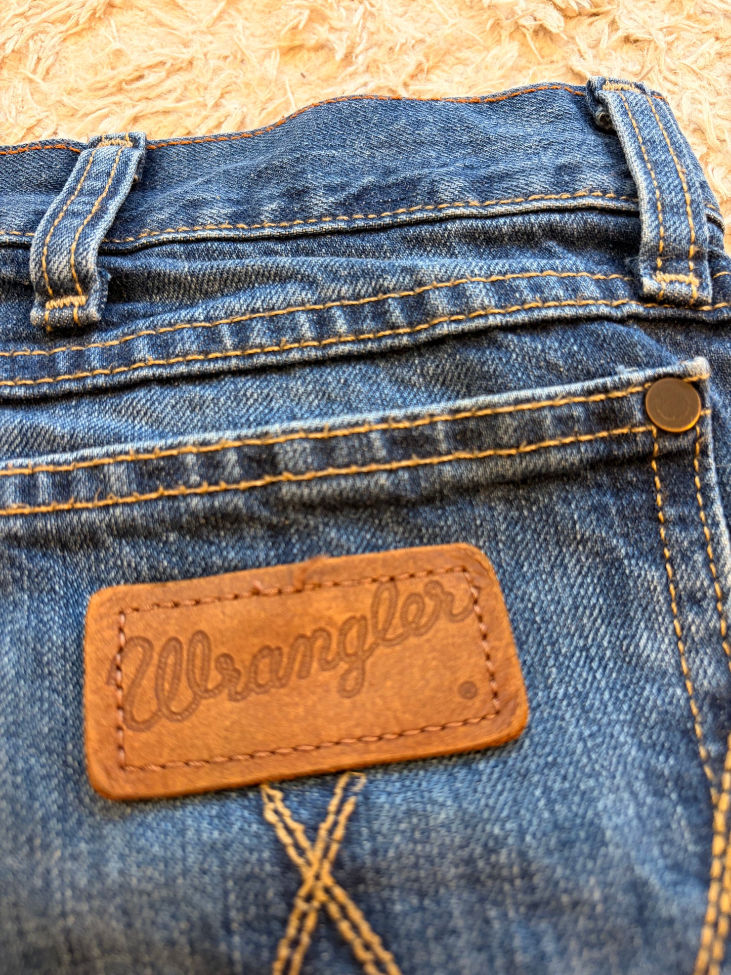 Jean Wrangler Retro Relaxed Bootcut Bleu Délavé Moyen 100% Coton W32/L38 Grande Taille Patch Cuir – Homme