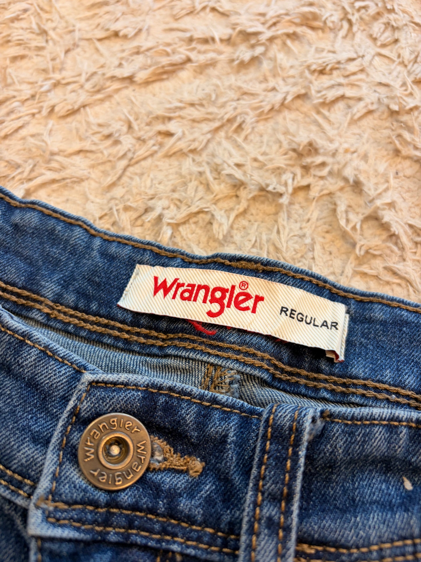 Jean Wrangler Regular Fit Bleu Moyen Délavage Naturel 98% Coton 2% Élasthanne Stretch W34/L32 – Homme – Taille 44