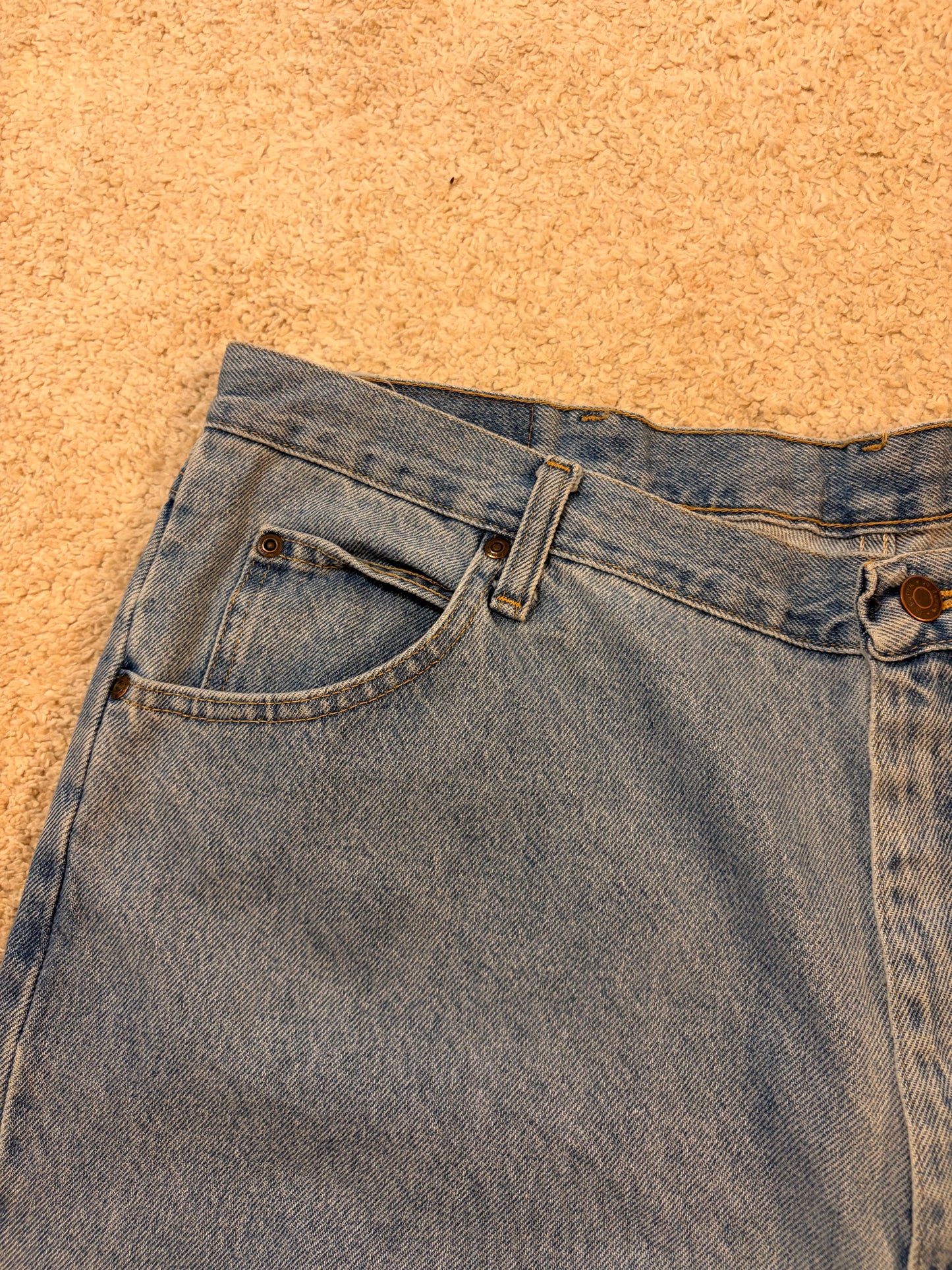 Jean Wrangler Premium Quality Bleu Clair Straight Fit 100% Coton – Taille W40 L32 | Seconde Main
