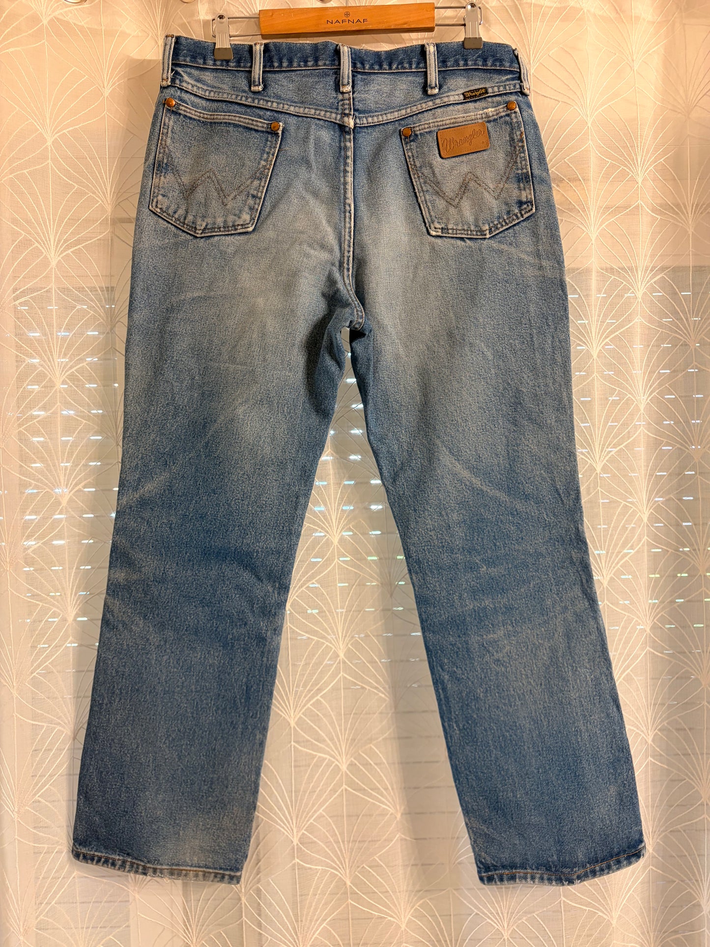 Jean Wrangler 946DEN Regular Fit Bleu Stonewash Light Blue 100% Coton Denim Lourd Patine Vintage W38/L30 – Homme