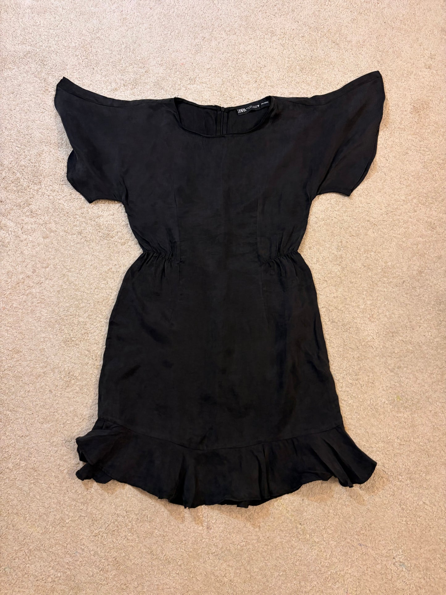 Robe Courte Zara Noire Lyocell Manches Volantées – Femme – Taille S