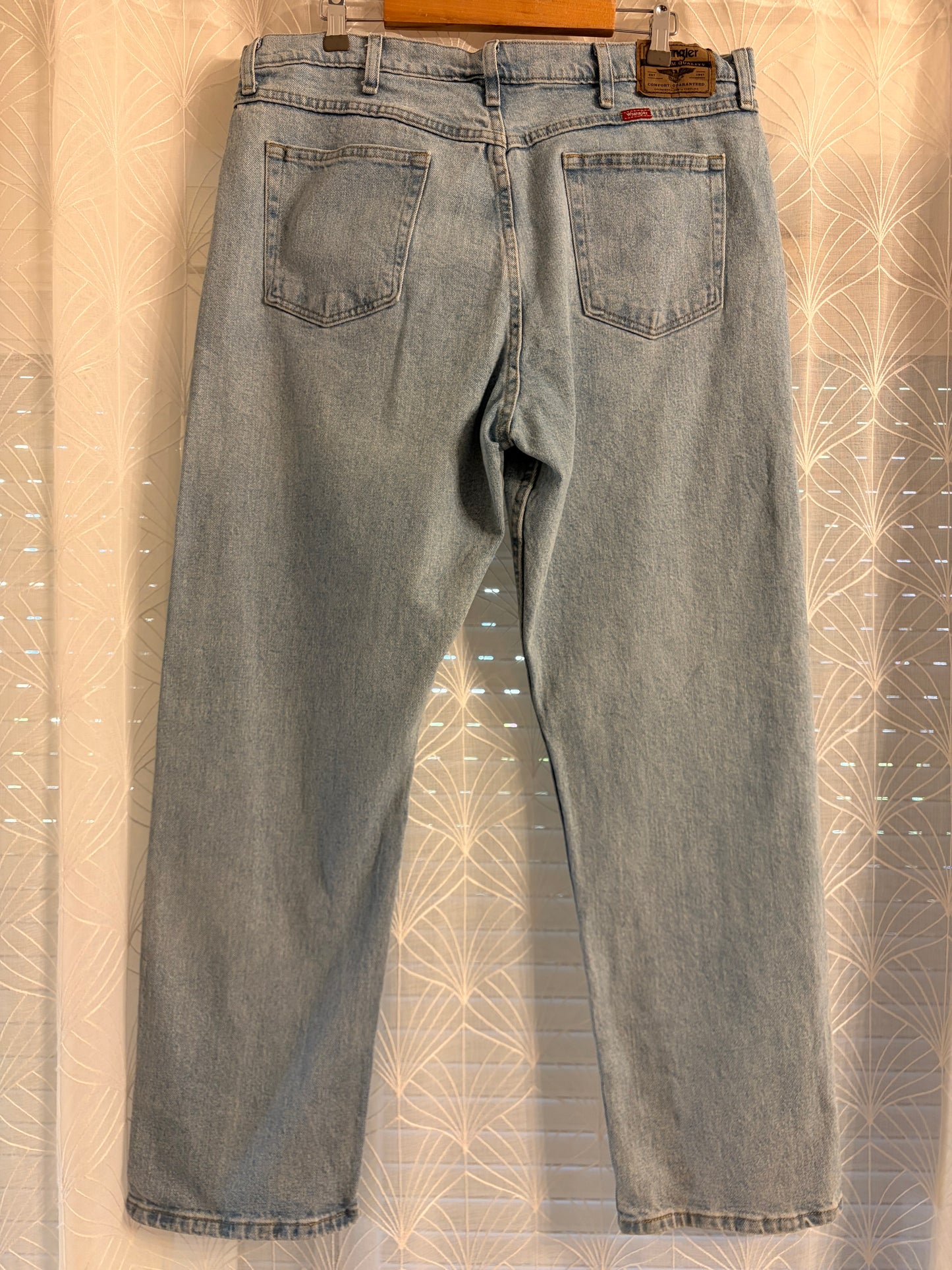 Jean Wrangler Premium Quality Bleu Clair Stretch Straight Fit – Taille W38 L32 | Seconde Main