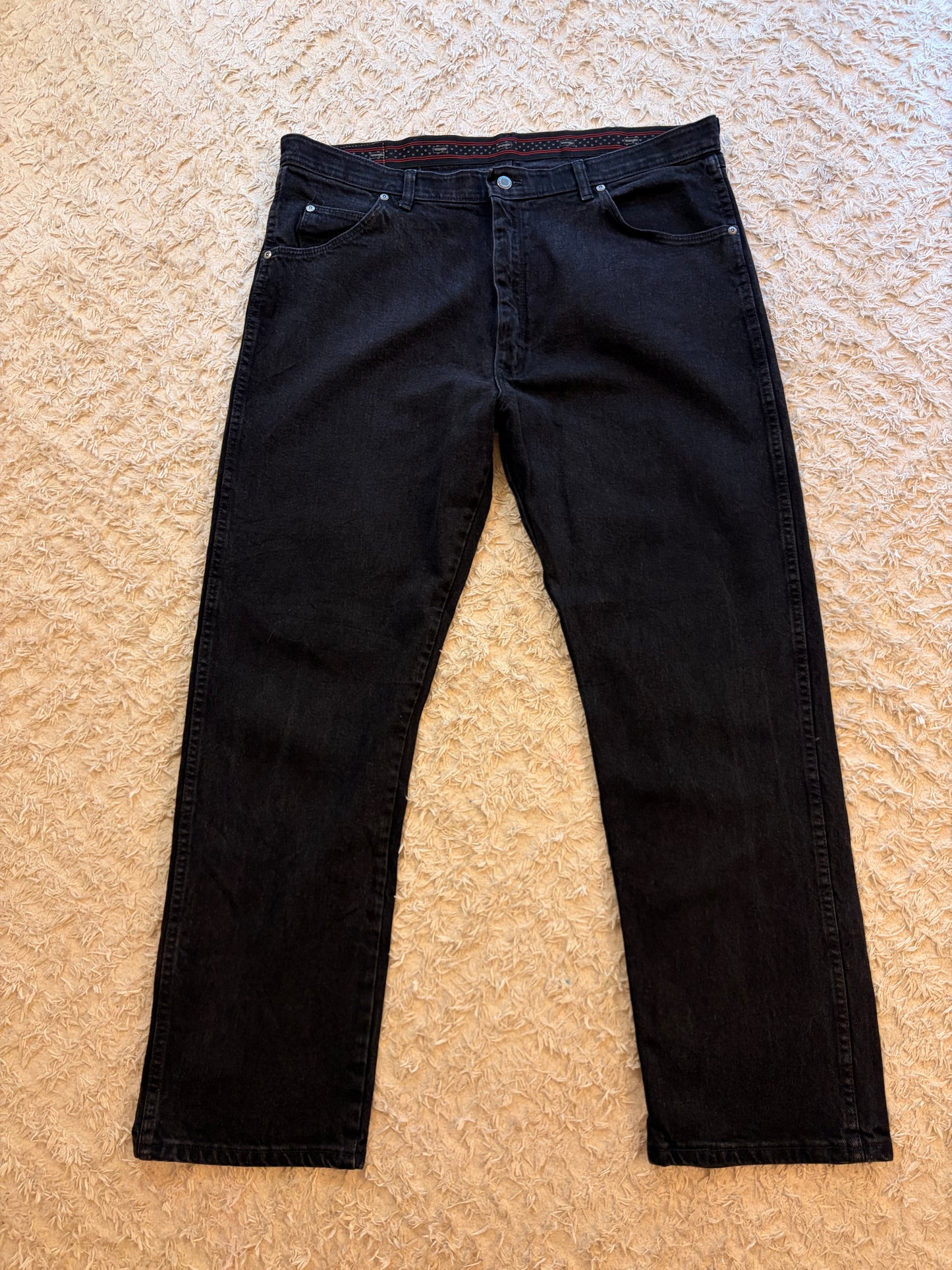 Jean Wrangler Hero Authentic Straight Comfort Flex Noir Délavé Anthracite Faded Black 99% Coton Ceinture Élastiquée Intérieure W40/L30 Made in Mexico – Homme – Taille 50