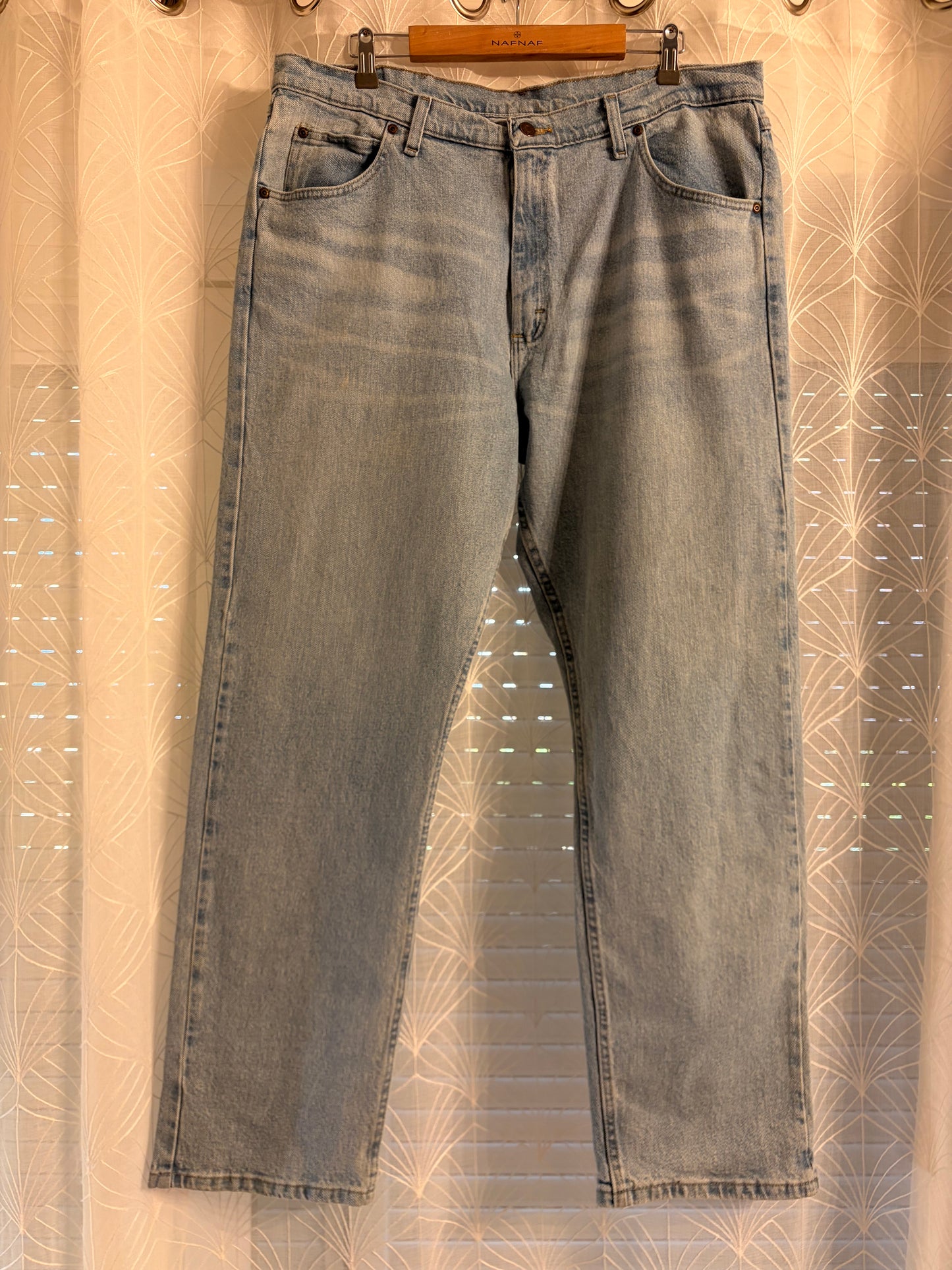 Jean Wrangler Premium Quality Bleu Clair Stretch Straight Fit – Taille W38 L32 | Seconde Main
