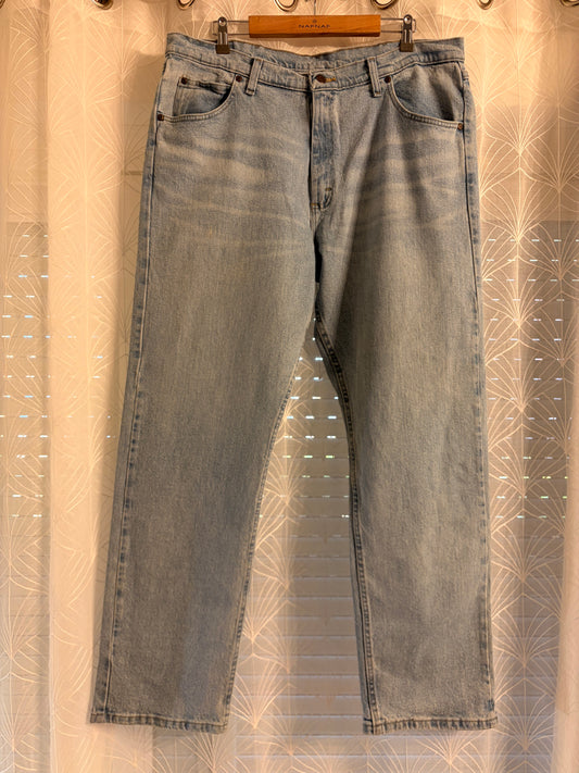 Jean Wrangler Premium Quality Bleu Clair Stretch Straight Fit – Taille W38 L32 | Seconde Main