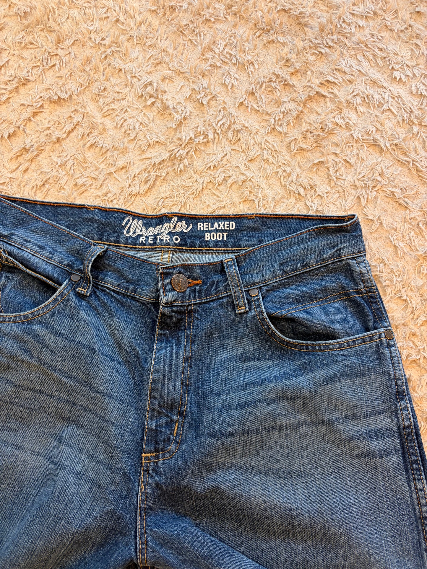 Jean Wrangler Retro Relaxed Bootcut Bleu Délavé Moyen 100% Coton W32/L38 Grande Taille Patch Cuir – Homme