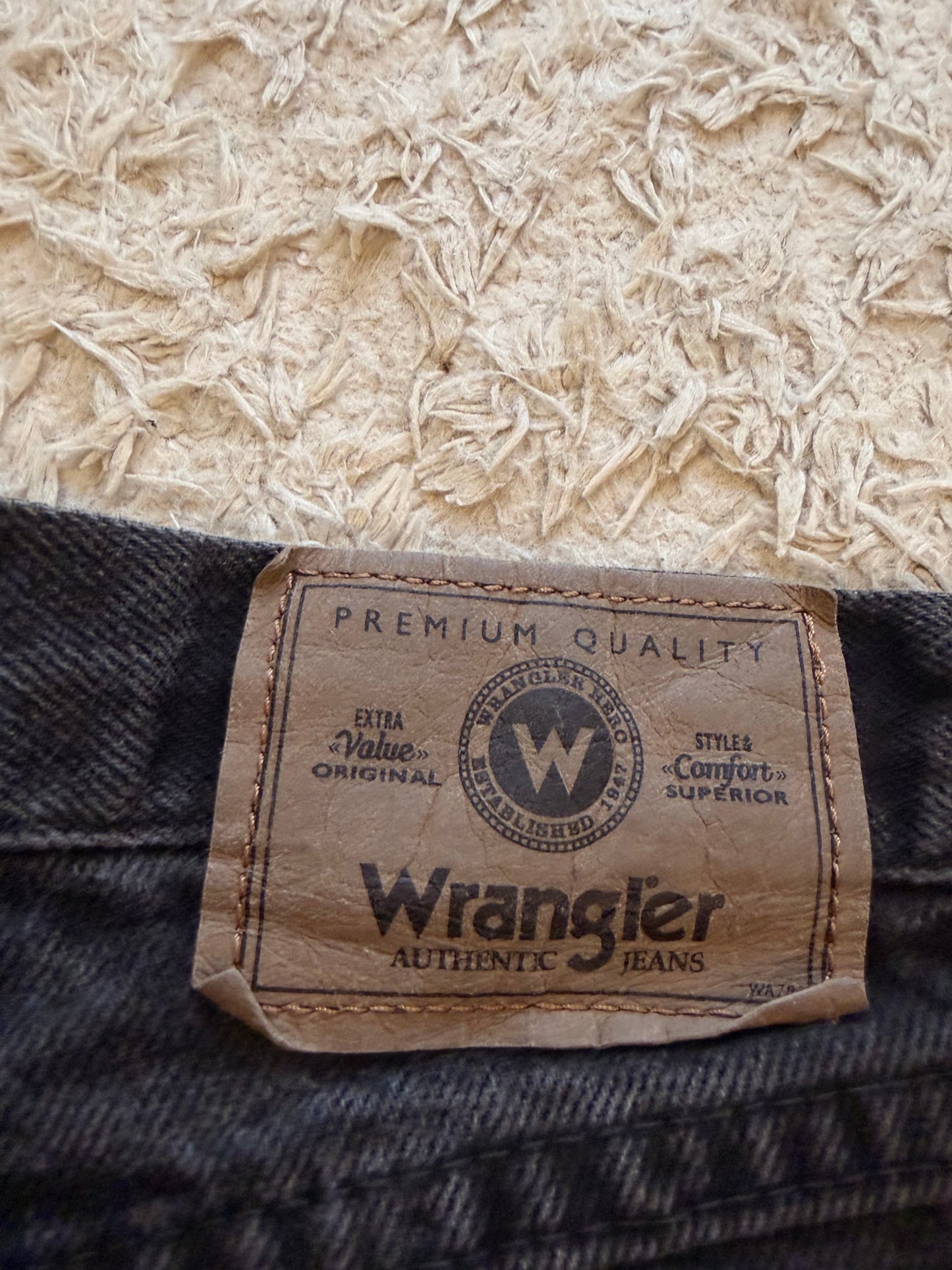 Jean Wrangler Premium Quality Droit Noir Délavé Vintage 100% Coton – Homme – Taille W30/L30